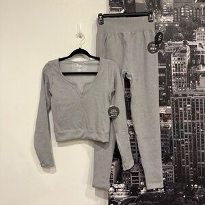 NWT 2 Piece Set Womens Seamless Outfit Gray